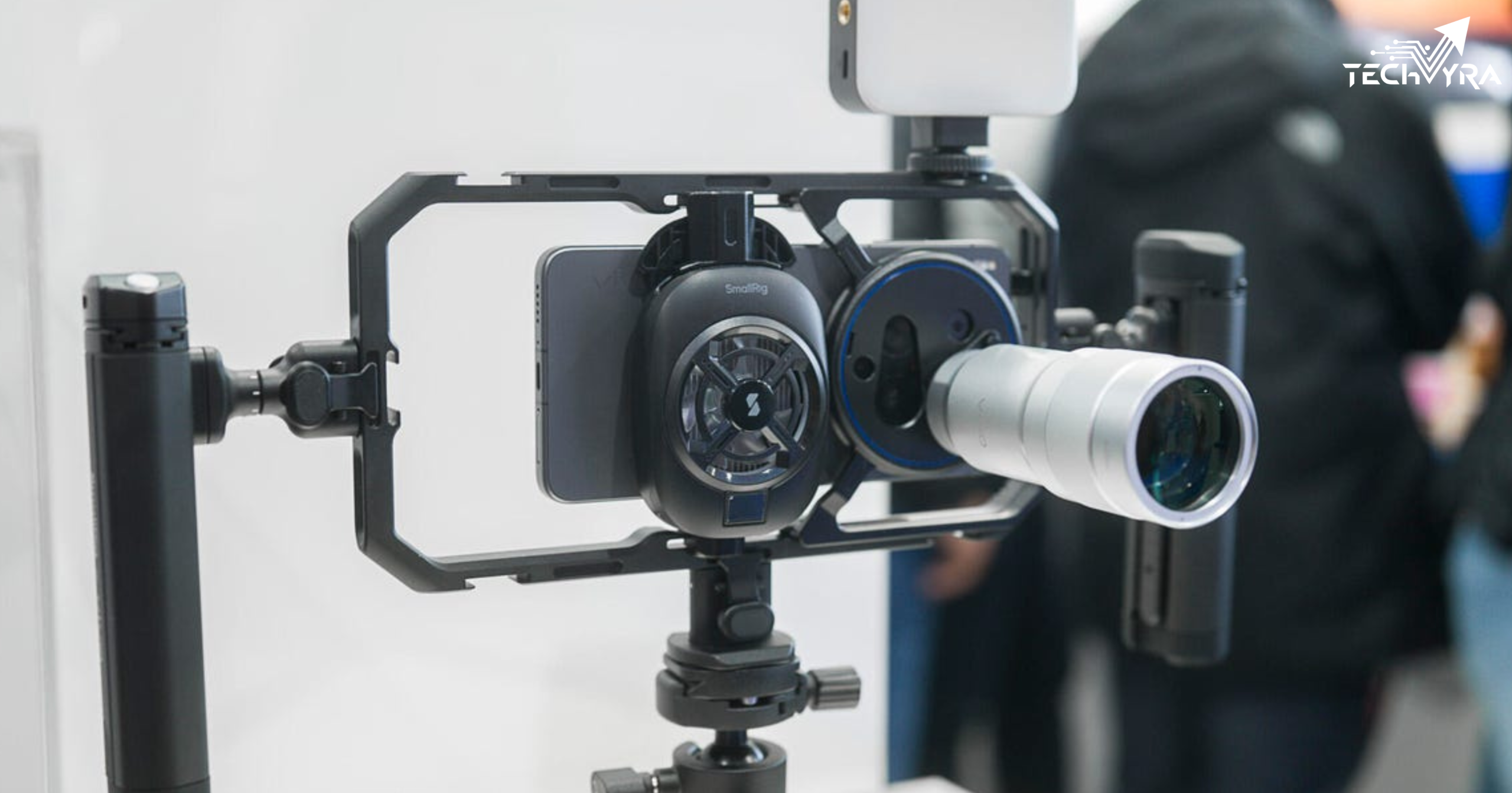 Vivo X300 Ultra Introduces 400mm & 200mm Teleconverter Lenses